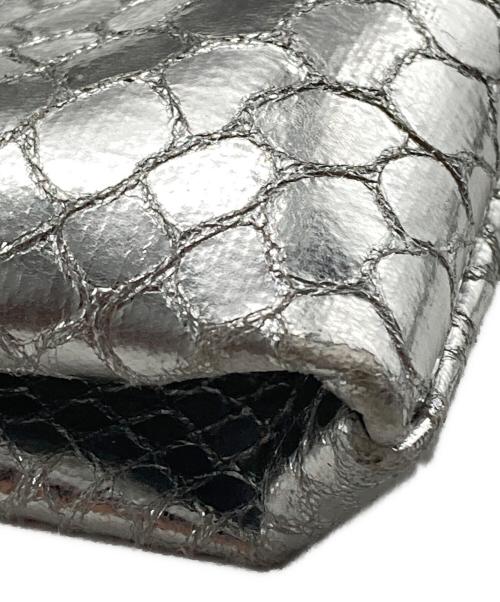 MM6 Maison Margiela（エムエムシックスメゾンマルジェラ）MM6 Maison Margiela (エムエムシックスメゾンマルジェラ) クロコ型押しショッピングトートバッグ シルバーの古着・服飾アイテム