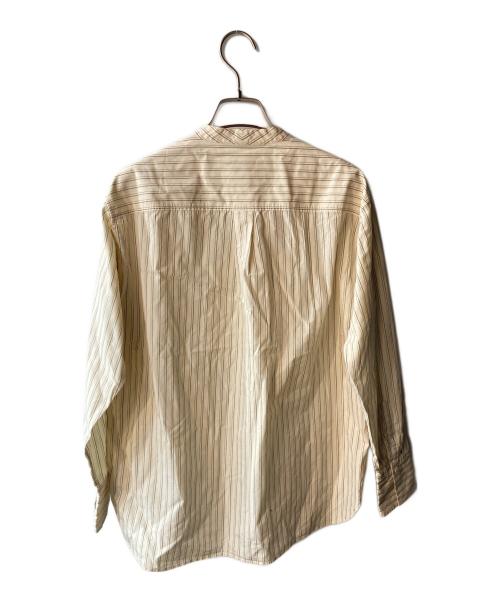 23区（ニジュウサンク）23区 (ニジュウサンク) 【洗える】CANCLINI バンドカラー シャツ ベージュ サイズ:40の古着・服飾アイテム