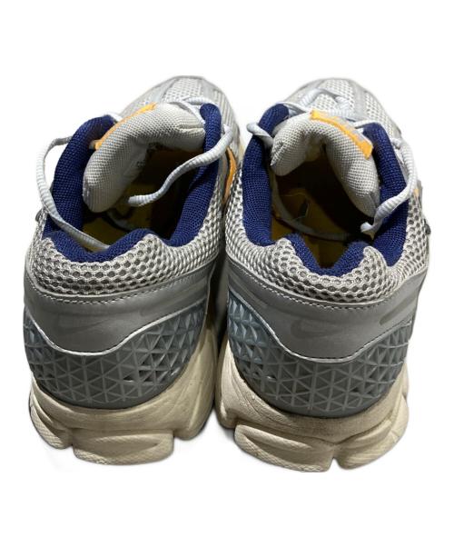 NIKE（ナイキ）NIKE (ナイキ) ZOOMVOMERO5 グレー サイズ:25.5の古着・服飾アイテム