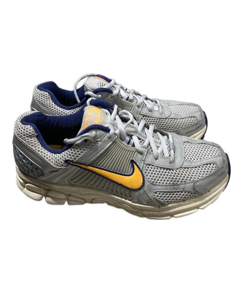 NIKE（ナイキ）NIKE (ナイキ) ZOOMVOMERO5 グレー サイズ:25.5の古着・服飾アイテム
