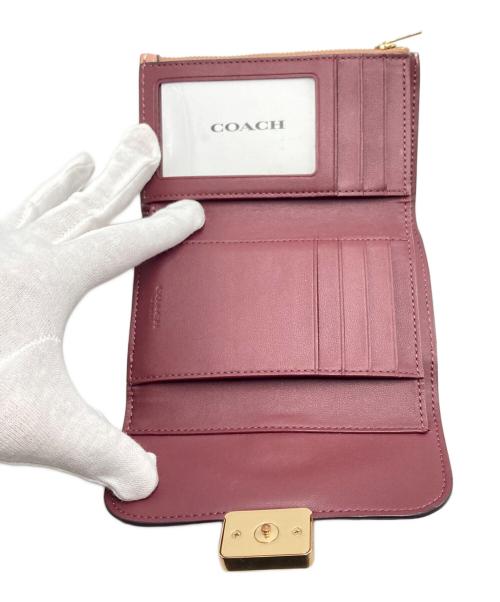 COACH（コーチ）COACH (コーチ) ミディアム グレース ウォレット ピンクの古着・服飾アイテム