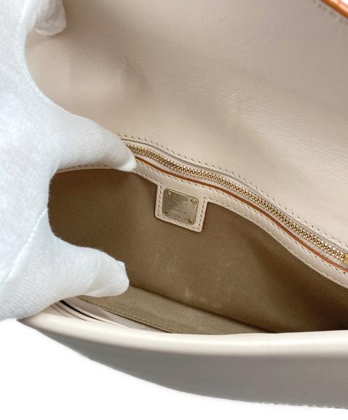 MCM（エムシーエム）MCM (エムシーエム) ショルダーバッグ レッド×ベージュの古着・服飾アイテム
