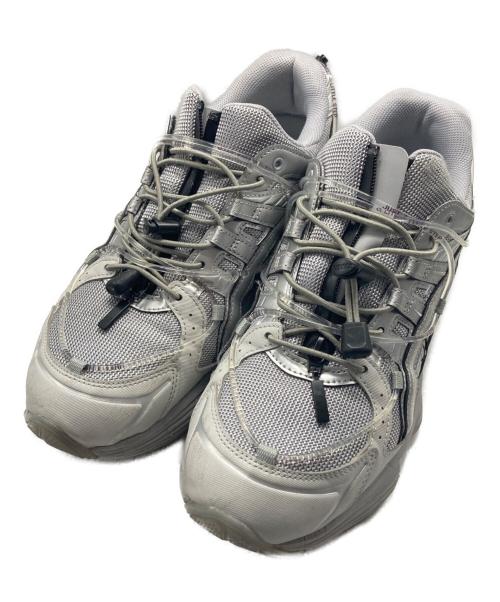 asics（アシックス）asics (アシックス) YOASOBI (ヨアソビ) GEL-KINETIC FLUENT Y グレー サイズ:27.5cmの古着・服飾アイテム