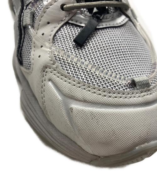 asics（アシックス）asics (アシックス) YOASOBI (ヨアソビ) GEL-KINETIC FLUENT Y グレー サイズ:27.5cmの古着・服飾アイテム