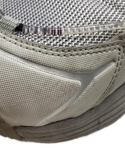 asics（アシックス）asics (アシックス) YOASOBI (ヨアソビ) GEL-KINETIC FLUENT Y グレー サイズ:27.5cmの古着・服飾アイテム