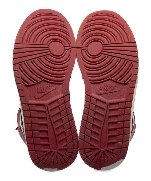 NIKE（ナイキ）NIKE (ナイキ) AIR JORDAN 1 MID CHICAGO ミッドカットスニーカー ホワイト×レッド サイズ:27.5の古着・服飾アイテム