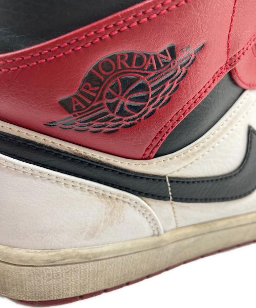 NIKE（ナイキ）NIKE (ナイキ) AIR JORDAN 1 MID CHICAGO ミッドカットスニーカー ホワイト×レッド サイズ:27.5の古着・服飾アイテム