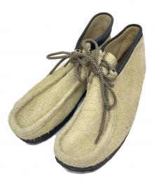 CLARKS（クラークス）の古着「ワラビーブーツ」｜ベージュ