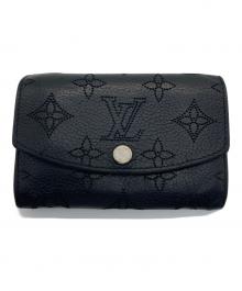 LOUIS VUITTON（ルイ ヴィトン）の古着「マヒナ  ポルトモネ アナエ 2つ折り財布」｜ブラック