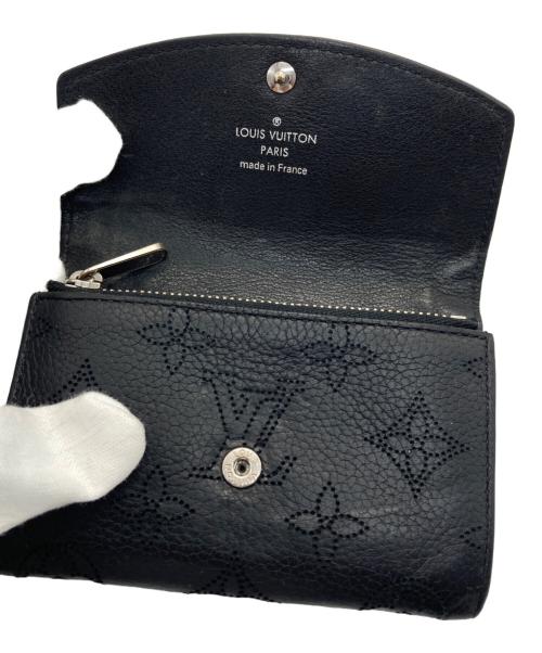 LOUIS VUITTON（ルイ ヴィトン）LOUIS VUITTON (ルイ ヴィトン) マヒナ  ポルトモネ アナエ 2つ折り財布 ブラックの古着・服飾アイテム