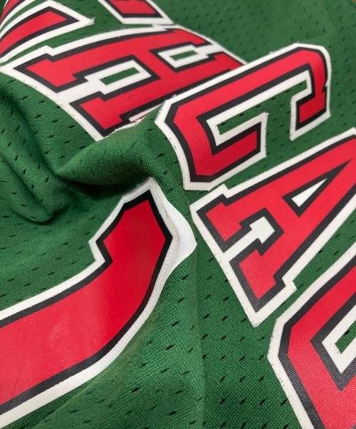 MITCHELL & NESS（ミッチェルアンドネス）MITCHELL & NESS (ミッチェルアンドネス) 2008-09 Chicago Bulls ゲームシャツ グリーン サイズ:Lの古着・服飾アイテム