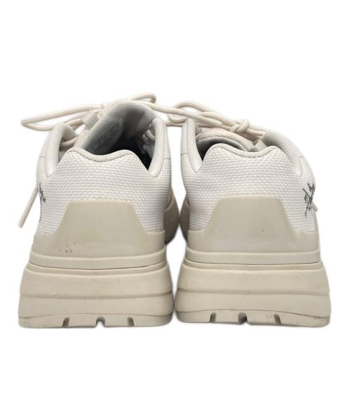 ARC'TERYX（アークテリクス）ARC'TERYX (アークテリクス) KOPEC ローカットスニーカー ホワイト サイズ:23.5cmの古着・服飾アイテム