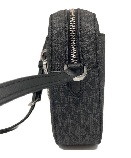 MICHAEL KORS（マイケルコース）MICHAEL KORS (マイケルコース) ジェットセットアイテム ショルダーバッグ ブラックの古着・服飾アイテム
