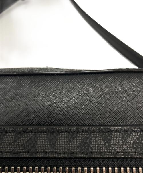 MICHAEL KORS（マイケルコース）MICHAEL KORS (マイケルコース) ジェットセットアイテム ショルダーバッグ ブラックの古着・服飾アイテム