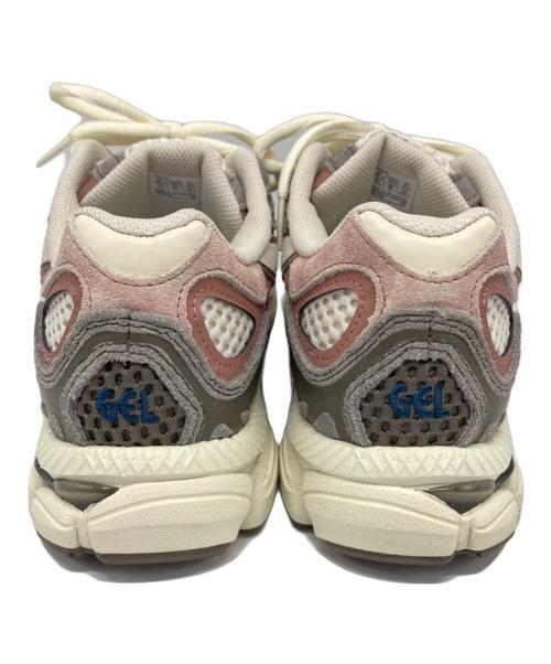 asics（アシックス）asics (アシックス) GEL-NYC  ローカットスニーカー ピンクベージュ×ホワイト サイズ:25cmの古着・服飾アイテム