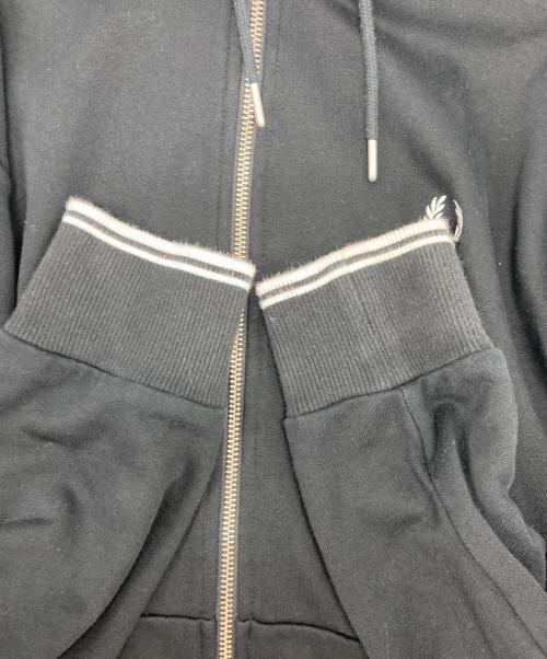 FRED PERRY（フレッドペリー）FRED PERRY (フレッドペリー) Hooded Zip Through Sweatshirt ブラック サイズ:Mの古着・服飾アイテム