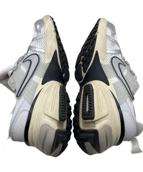 NIKE（ナイキ）NIKE (ナイキ) W V2K RUN SUMMIT シルバー サイズ:26.5cmの古着・服飾アイテム