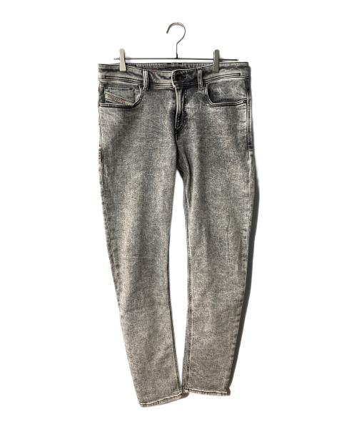 DIESEL（ディーゼル）DIESEL (ディーゼル) 1979 SLEENKER デニムパンツ グレー サイズ:W31の古着・服飾アイテム