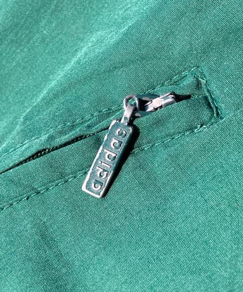 adidas（アディダス）adidas (アディダス) ナイロントラックジャケット ネイビー サイズ: F174の古着・服飾アイテム