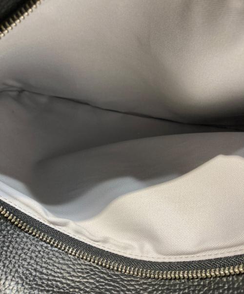HERGOPOCH（エルゴポック）HERGOPOCH (エルゴポック) エンボスレザー ベーシックショルダーバッグA4 ブラックの古着・服飾アイテム