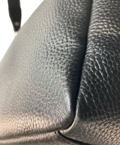 HERGOPOCH（エルゴポック）HERGOPOCH (エルゴポック) エンボスレザー ベーシックショルダーバッグA4 ブラックの古着・服飾アイテム