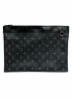 LOUIS VUITTON（ルイヴィトン）の古着「エクリプスポシェットディスカバリー」｜ブラック