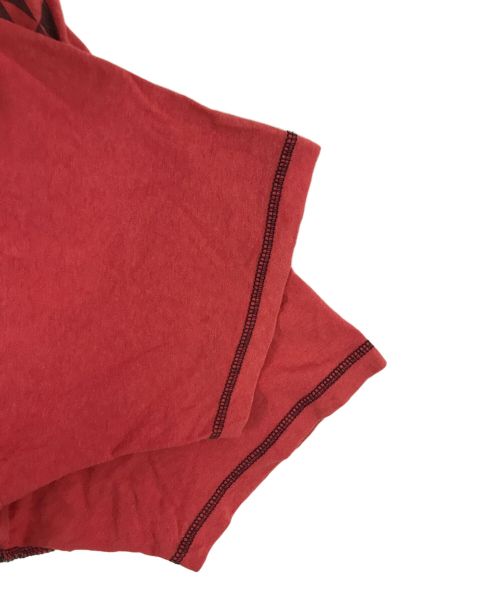 UNDERCOVERISM（アンダーカバーイズム）UNDERCOVERISM (アンダーカバーイズム) GIZ柄tee レッド サイズ:Mの古着・服飾アイテム