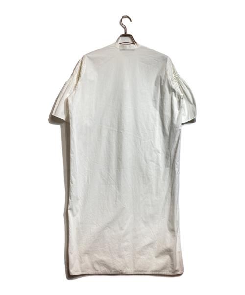 mizuiro-ind（ミズイロインド）mizuiro-ind (ミズイロインド) スタンドカラーピンタックスリーブロングワンピース ホワイト サイズ:不明の古着・服飾アイテム