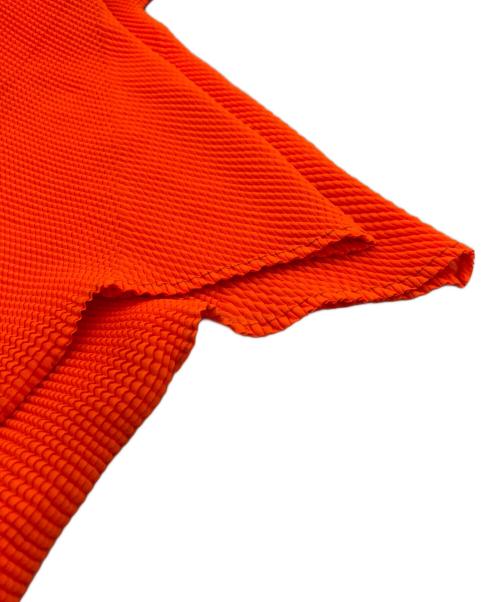 ISSEY MIYAKE PLEATS (T.)（イッセイミヤケ プリーツ）ISSEY MIYAKE PLEATS (T.) (イッセイミヤケ プリーツ) プリーツハイネックブラウス オレンジ サイズ:3の古着・服飾アイテム
