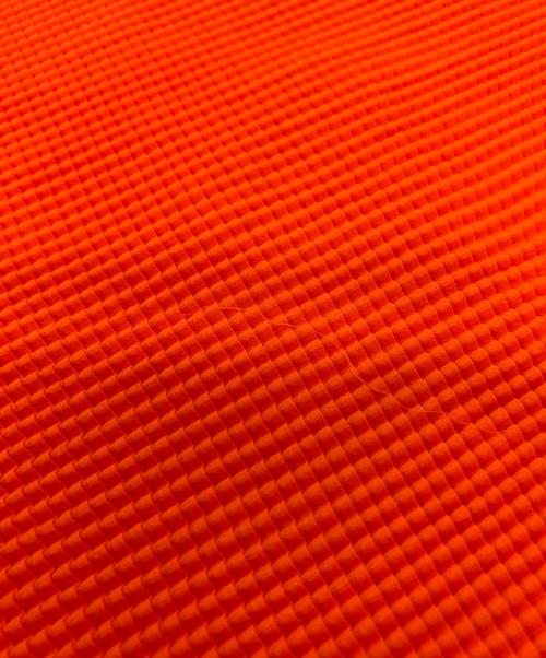 ISSEY MIYAKE PLEATS (T.)（イッセイミヤケ プリーツ）ISSEY MIYAKE PLEATS (T.) (イッセイミヤケ プリーツ) プリーツハイネックブラウス オレンジ サイズ:3の古着・服飾アイテム