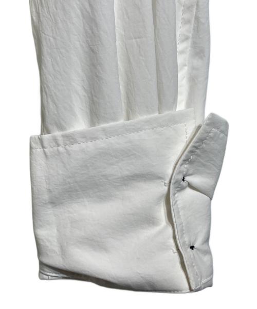 UN3D.（アンスリード）UN3D. (アンスリード) ローギャザーフレアシャツワンピース ホワイト サイズ:36の古着・服飾アイテム