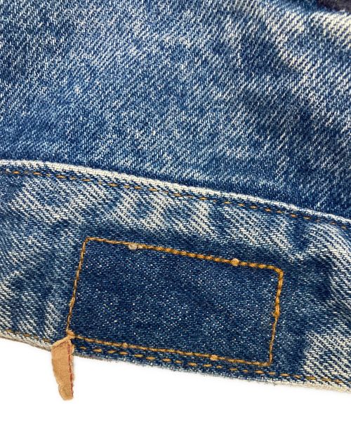 LEVI'S（リーバイス）LEVI'S (リーバイス) リバーシブルトラッカージャケット ベージュ×インディゴ サイズ:LARGEの古着・服飾アイテム