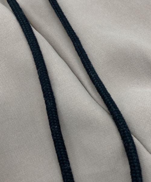 juha（ユハ）juha (ユハ) FRONT SLIT TAPERED PANTS ベージュ サイズ:1の古着・服飾アイテム