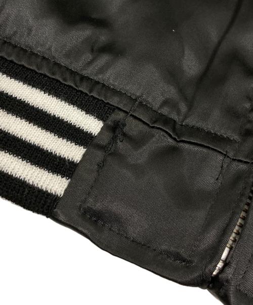 墓場の画廊（ハカバノガロウ）墓場の画廊 (ハカバノガロウ) KOF’98スカジャン ブラック サイズ:XLの古着・服飾アイテム