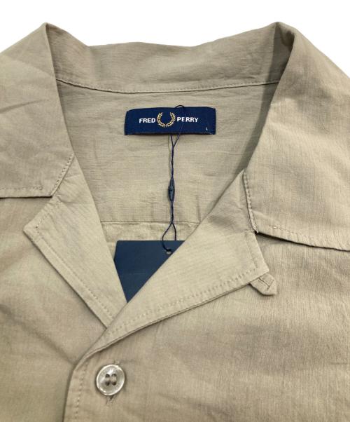 FRED PERRY（フレッドペリー）FRED PERRY (フレッドペリー) REVERE Open Collar SHIRTS カーキ サイズ:L 未使用品の古着・服飾アイテム