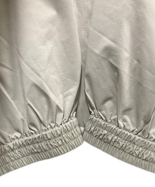 F/CE.（エフシーイー）F/CE. (エフシーイー) PERTEX FRINGE JACKET ベージュ サイズ:L 未使用品の古着・服飾アイテム