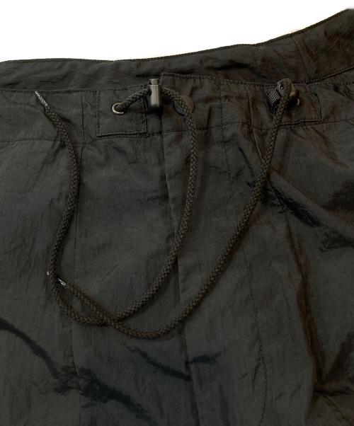 Needles（ニードルズ）Needles (ニードルズ) BEAMS別注 ヒザデルナイロンパンツ ブラック サイズ:Lの古着・服飾アイテム