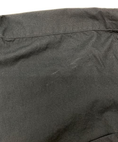 sacai（サカイ）sacai (サカイ) コットンアシンメトリーシャツ ネイビー×ブラック サイズ:2の古着・服飾アイテム