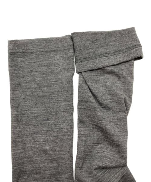 ANS DOTSLOEVNER（アンス ドッツローヴナー）ANS DOTSLOEVNER (アンス ドッツローヴナー) SHOULDER TOP グレー サイズ:なしの古着・服飾アイテム