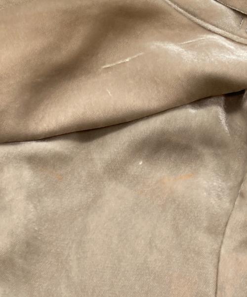 COMME des GARCONS HOMME PLUS（コムデギャルソンオムプリュス）COMME des GARCONS HOMME PLUS (コムデギャルソンオムプリュス) ベルベットテーラードジャケット ベージュ サイズ:Ｓの古着・服飾アイテム