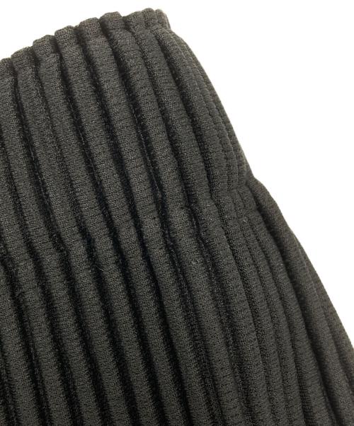 HOMME PLISSE ISSEY MIYAKE（オム プリッセ イッセイ ミヤケ）HOMME PLISSE ISSEY MIYAKE (オムプリッセ イッセイ ミヤケ) BASICS プリーツパンツ ブラック サイズ:3の古着・服飾アイテム