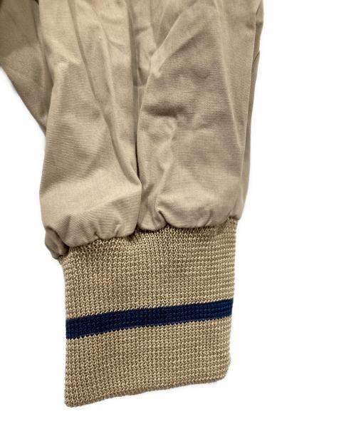 CASTELBAJAC（カステルバジャック）CASTELBAJAC (カステルバジャック) 刺繍デザインブルゾン ベージュ サイズ:46の古着・服飾アイテム