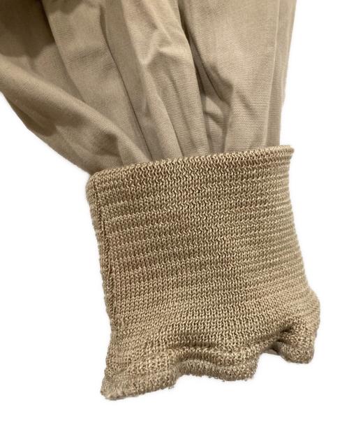 CASTELBAJAC（カステルバジャック）CASTELBAJAC (カステルバジャック) 刺繍デザインブルゾン ベージュ サイズ:46の古着・服飾アイテム