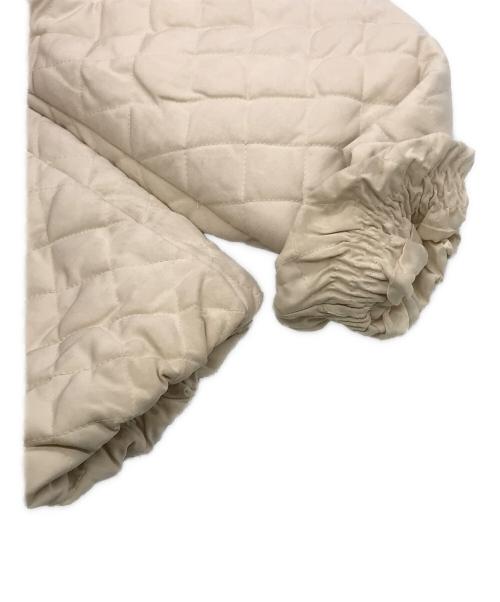 epine（エピヌ）epine (エピヌ) fur ribbon quilting short downcoat アイボリー サイズ:-の古着・服飾アイテム