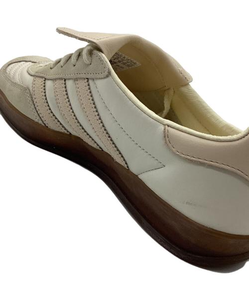 adidas（アディダス）adidas (アディダス) FOOT INDUSTRY (フットインダストリー) Gazelle Indoor / ローカットスニーカー ベージュ×ホワイト サイズ:23.5の古着・服飾アイテム