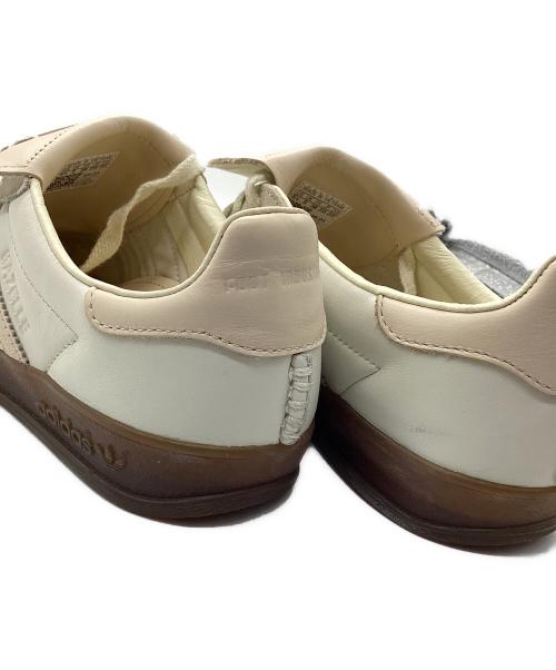 adidas（アディダス）adidas (アディダス) FOOT INDUSTRY (フットインダストリー) Gazelle Indoor / ローカットスニーカー ベージュ×ホワイト サイズ:23.5の古着・服飾アイテム