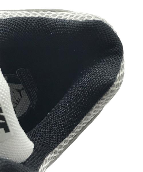 NIKE（ナイキ）NIKE (ナイキ) ZOOM VOMERO 5 metallic silver グレー サイズ:28の古着・服飾アイテム