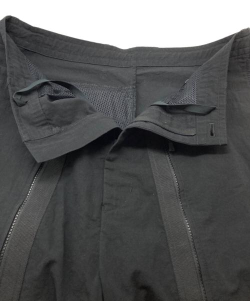 D-VEC（ディーベック）D-VEC (ディーベック) ALMOSTBLACK (オールモストブラック) WATER REPELLENT NATURAL FABRIC SHORT PANTS ブラック サイズ:3の古着・服飾アイテム