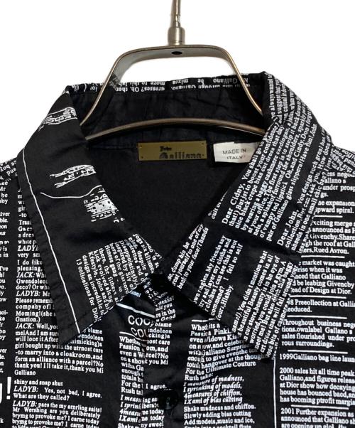 JOHN GALLIANO（ジョンガリアーノ）JOHN GALLIANO (ジョンガリアーノ) ニュースペーパーシャツ ブラック サイズ:Mの古着・服飾アイテム