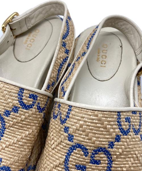 GUCCI（グッチ）GUCCI (グッチ) GGプラットフォームラフィアサンダル ベージュ サイズ:36　1/2の古着・服飾アイテム